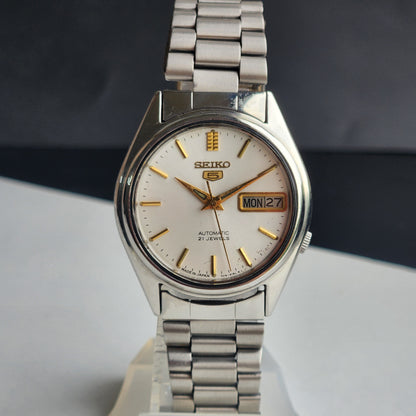 Vintage 1973 Original Seiko 5 Automatic 7019-6081 White Face 17 Jewels Day-Date Japanese Men's Wrist Watch ET75