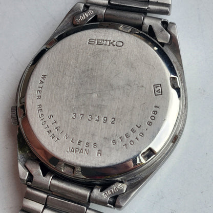 Vintage 1973 Original Seiko 5 Automatic 7019-6081 White Face 17 Jewels Day-Date Japanese Men's Wrist Watch ET75