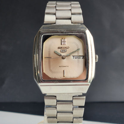 Vintage 1982 Original Seiko 5 Automatic 6309-5660 Silver Face 17 Jewels Day-Date Japanese Men's Wrist Watch ET74