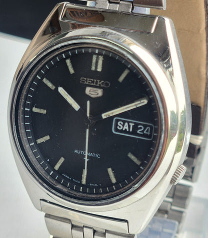 Vintage 1995 Original Seiko 5 Automatic 7009-8330 Black Face 17 Jewels Day-Date Japanese Men's Wrist Watch ET77