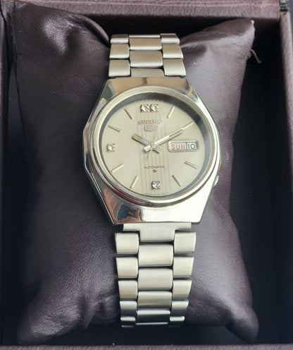 Vintage 1982 Original Seiko 5 Automatic 6309-7160 Grey Face 17 Jewels Day-Date Japanese Men's Wrist Watch ET79