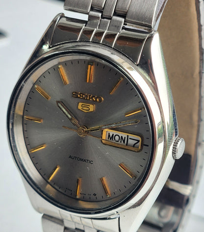 Vintage 1985 Original Seiko 5 Automatic 6309-8900 Grey Face 17 Jewels Day-Date Japanese Men's Wrist Watch ET82