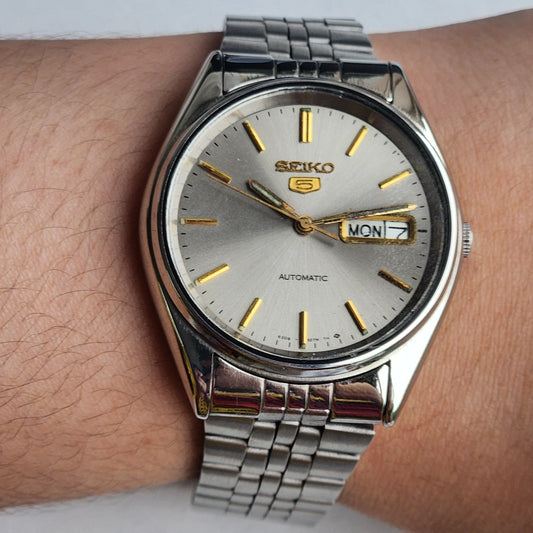 Vintage 1985 Original Seiko 5 Automatic 6309-8900 Grey Face 17 Jewels Day-Date Japanese Men's Wrist Watch ET82