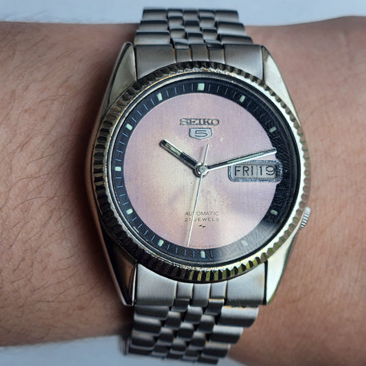 Vintage 1971 Original Seiko 5 Automatic 7019-8180 Purple Face 21 Jewels Day-Date Japanese Men's Wrist Watch ET92