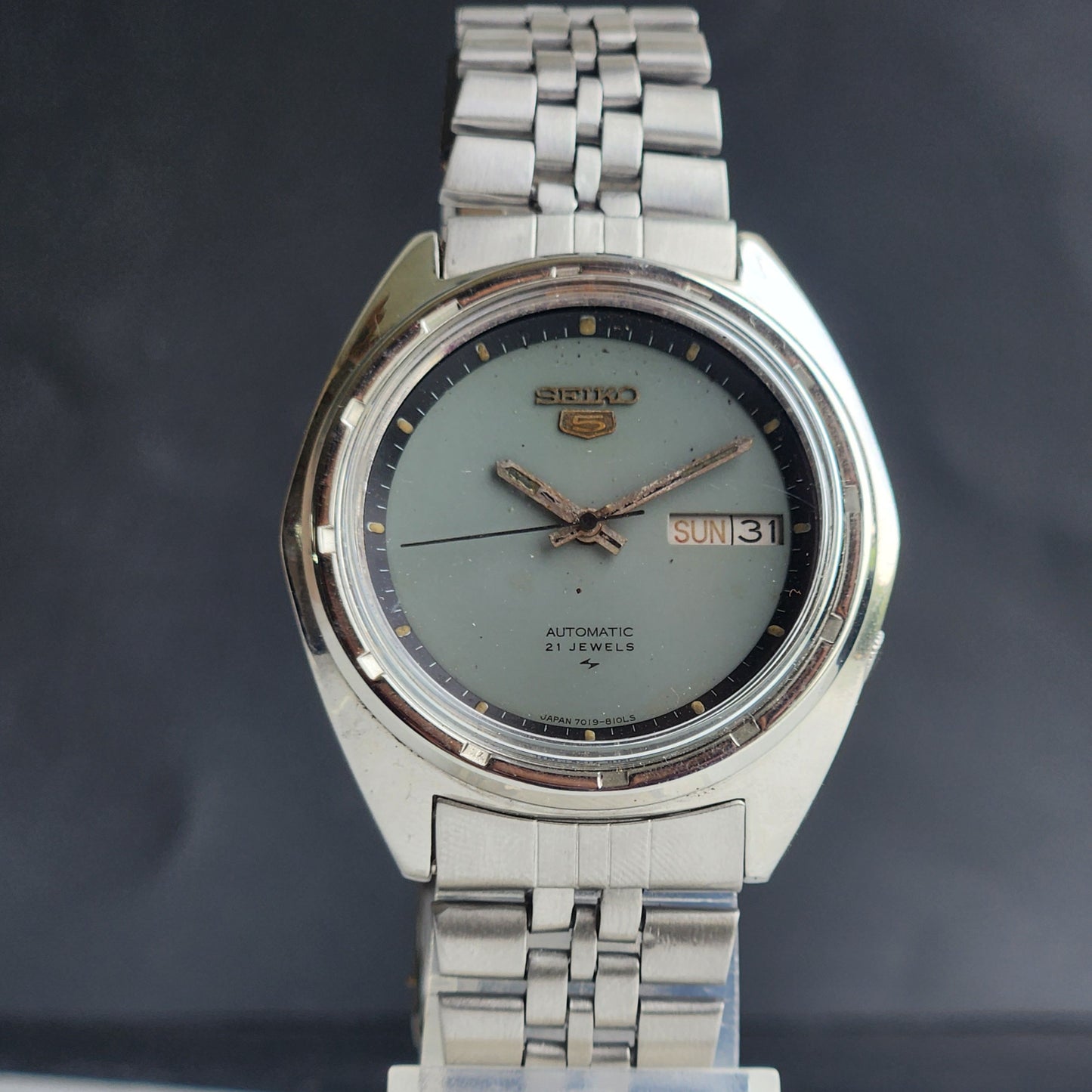 Vintage 1977 Original Seiko 5 Automatic 7019-8080 Grey Face 21 Jewels Day-Date Japanese Men's Wrist Watch ET93