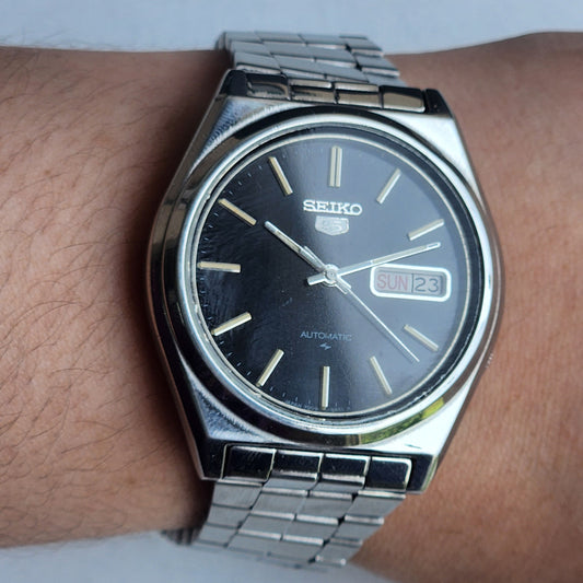 Vintage 1978 Original Seiko 5 Automatic 7009-8762 Black Face 17 Jewels Day-Date Japanese Men's Wrist Watch ET95