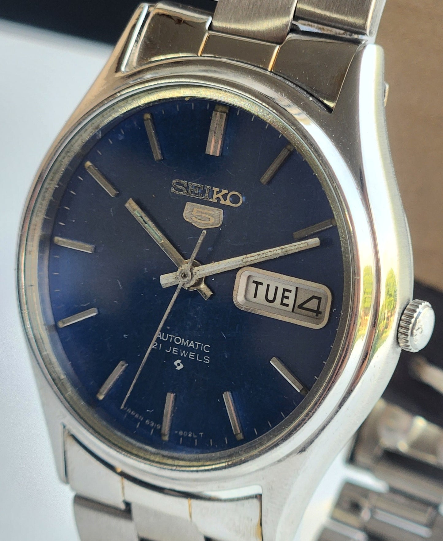 Vintage 1984 Original Seiko 5 Automatic 6319-520A Blue Face 21 Jewels Day-Date Japanese Men's Wrist Watch ET101