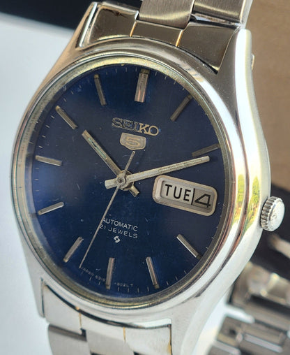 Vintage 1984 Original Seiko 5 Automatic 6319-520A Blue Face 21 Jewels Day-Date Japanese Men's Wrist Watch ET101