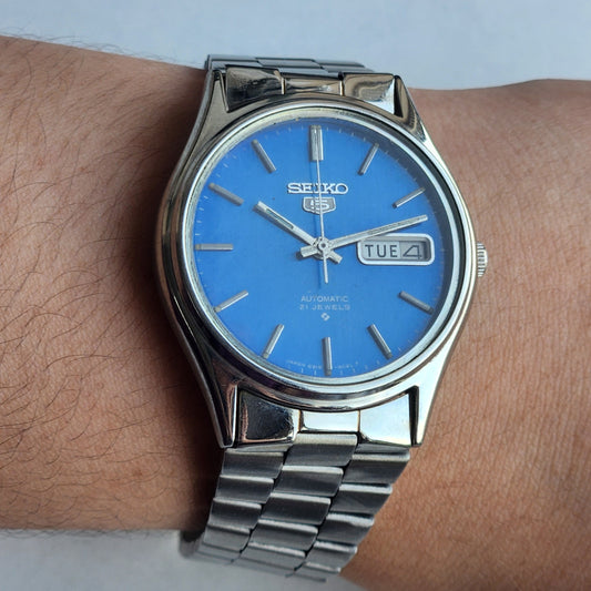 Vintage 1984 Original Seiko 5 Automatic 6319-520A Blue Face 21 Jewels Day-Date Japanese Men's Wrist Watch ET101