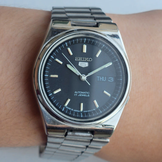 Vintage 1978 Original Seiko 5 Automatic 7009-3161 Black Face 17 Jewels Day-Date Japanese Men's Wrist Watch ET107