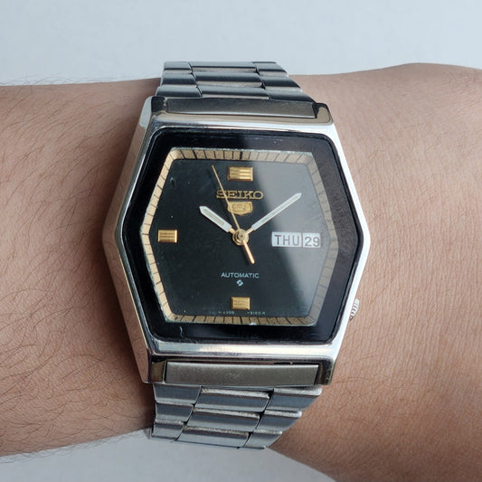 Vintage 1984 Original Seiko 5 Automatic 6349-5470 Black Face 23 Jewels Day-Date Japanese Men's Wrist Watch ET116