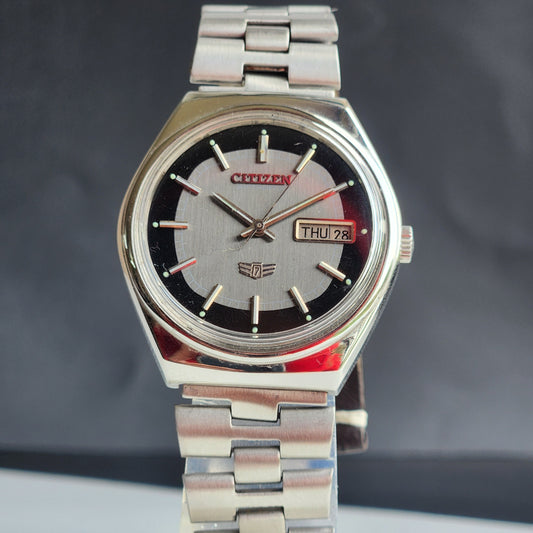 Vintage 1980 Original Citizen Automatic 8200 Grey/Black Face 21 Jewels Day-Date Japanese Men's Wrist Watch EG151
