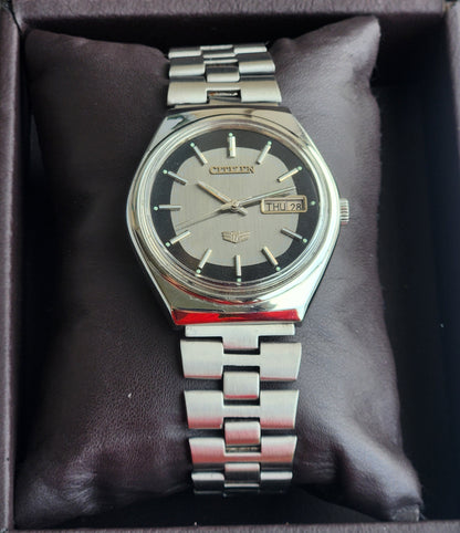 Vintage 1980 Original Citizen Automatic 8200 Grey/Black Face 21 Jewels Day-Date Japanese Men's Wrist Watch EG151