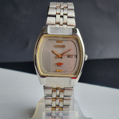 Vintage 1987 Original Citizen Automatic 8200 Grey Face 21 Jewels Day-Date Japanese Men's Wrist Watch EG157
