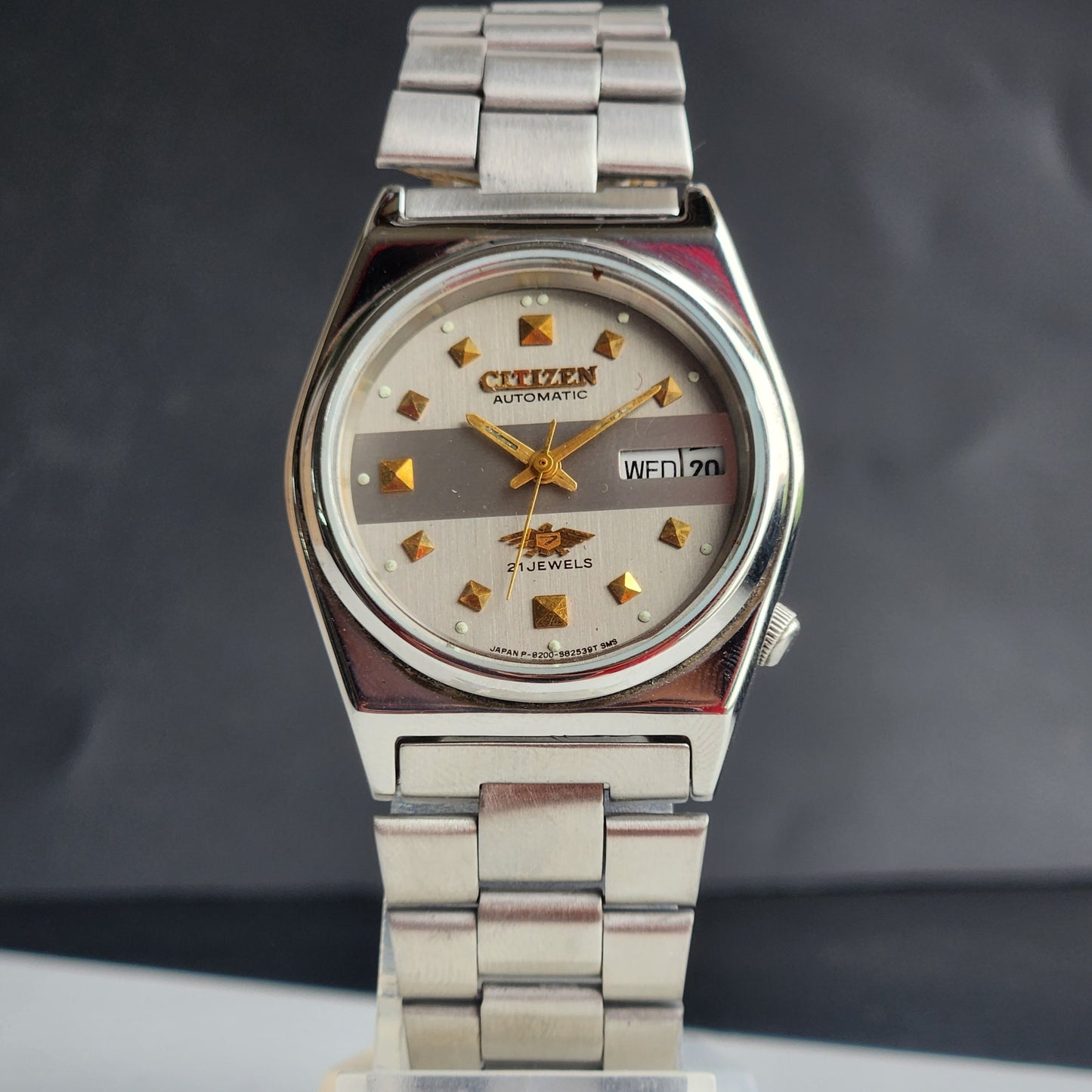 Vintage 1981 Original Citizen Automatic 8200 Silver Face 21 Jewels Day-Date Japanese Men's Wrist Watch EG158