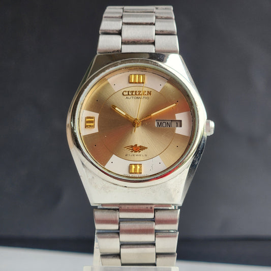 Vintage 1982 Original Citizen Automatic 8200 Golden Face 21 Jewels Day-Date Japanese Men's Wrist Watch EG163