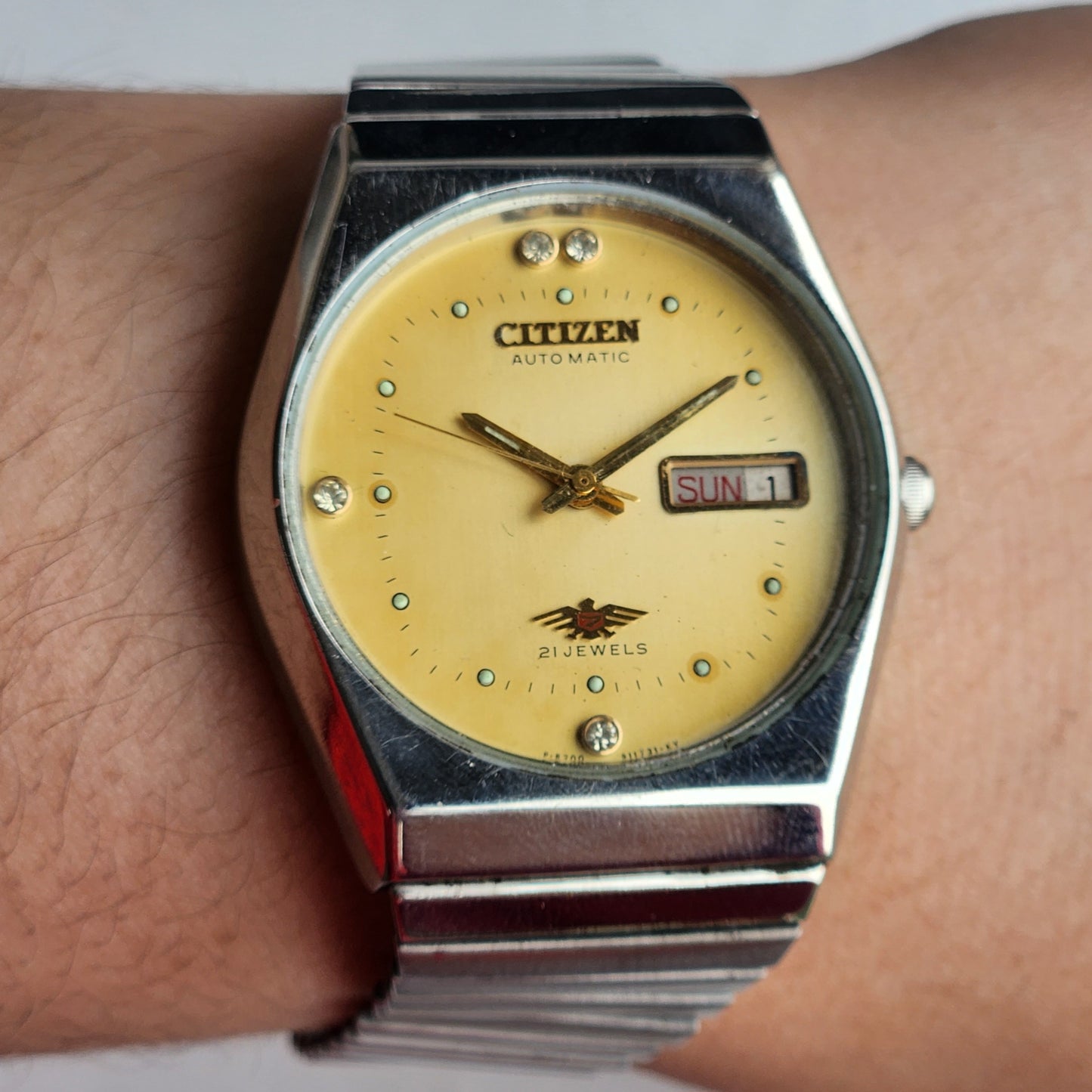 Vintage 1975 Original Citizen Automatic 8200 Yellow Face 21 Jewels Day-Date Japanese Men's Wrist Watch EG168