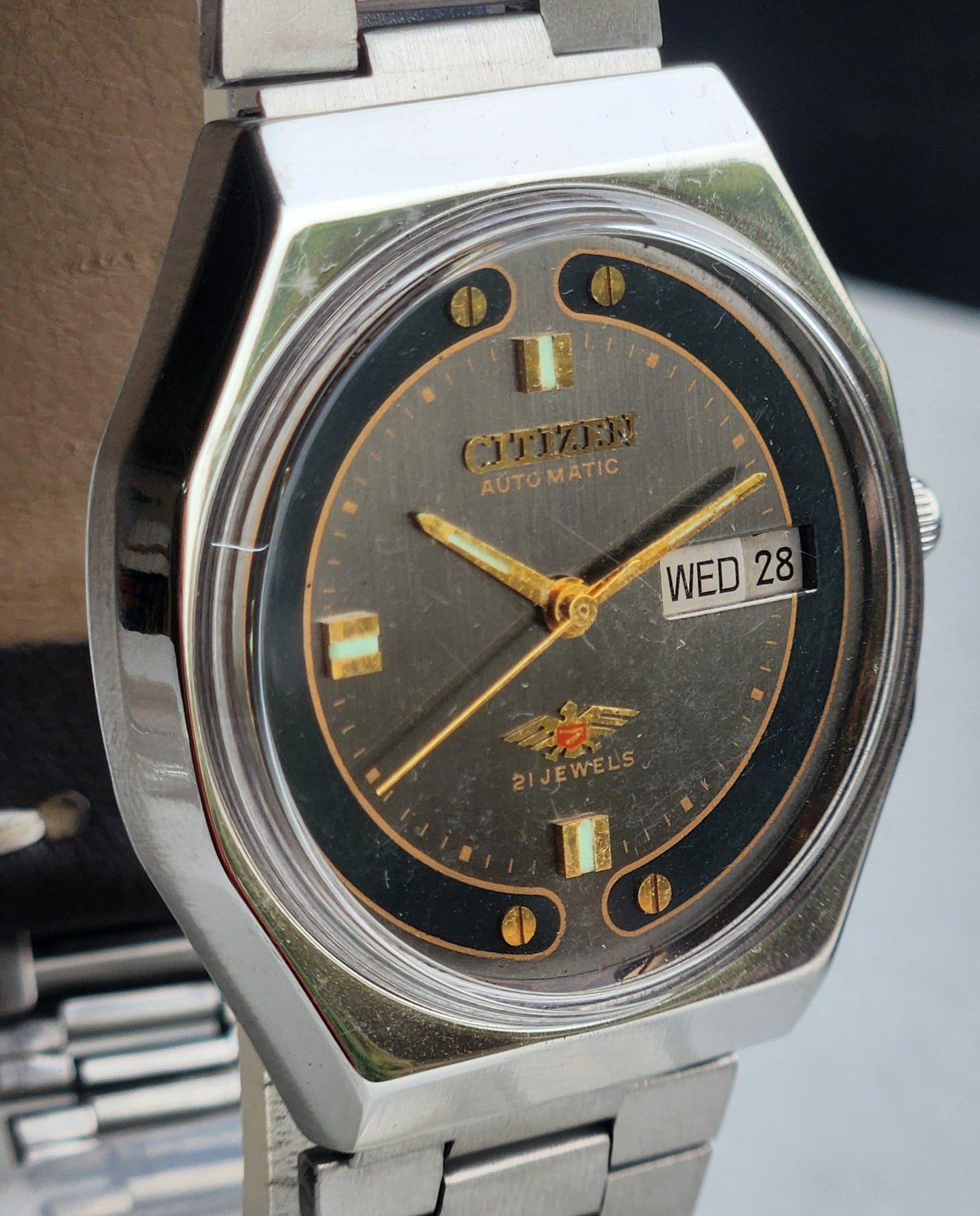 Vintage 1982 Original Citizen Automatic 8200 Grey Face 21 Jewels Day-Date Japanese Men's Wrist Watch EG170
