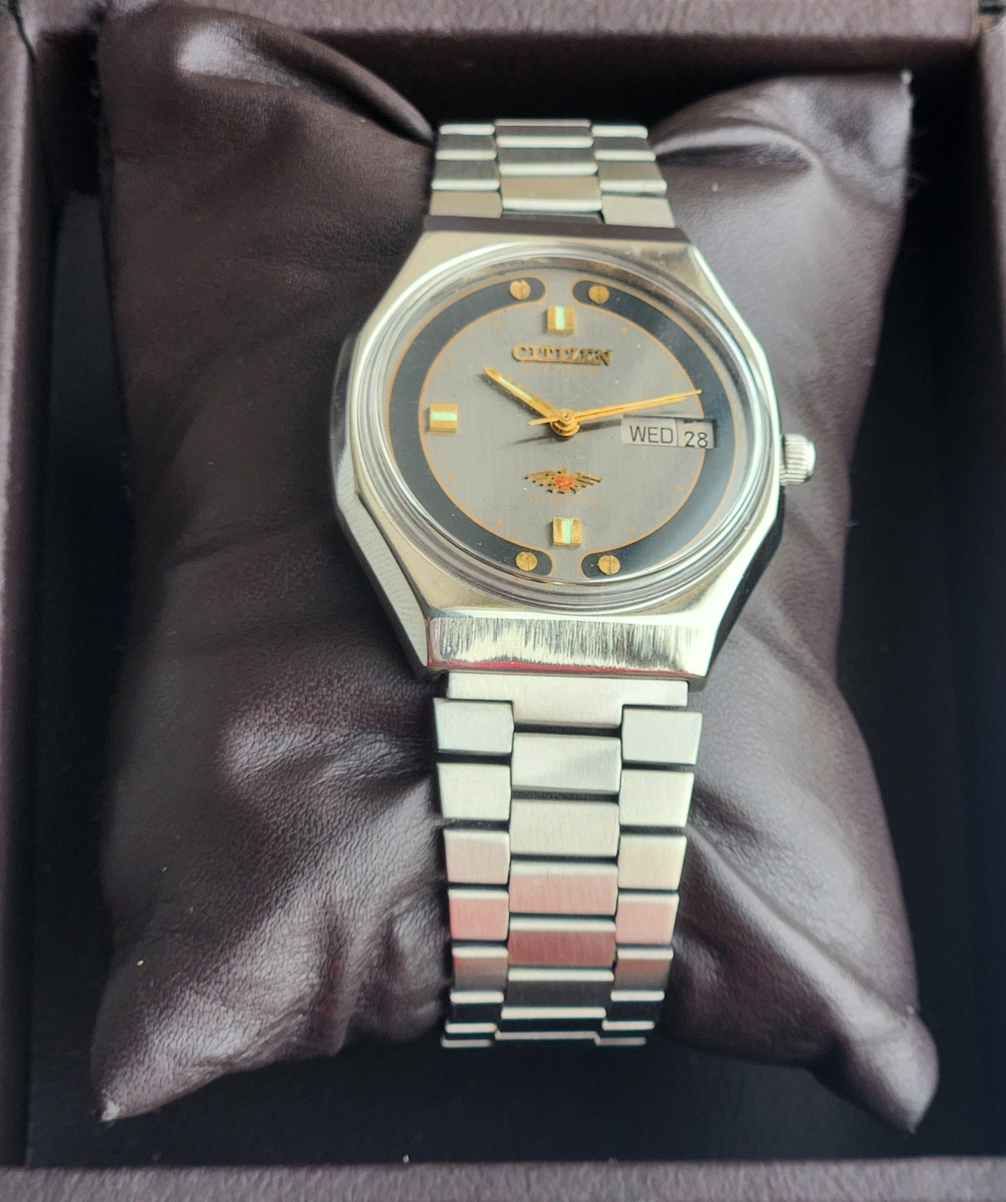 Vintage 1982 Original Citizen Automatic 8200 Grey Face 21 Jewels Day-Date Japanese Men's Wrist Watch EG170