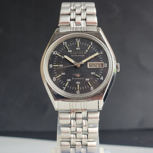 Vintage 1982 Original Citizen Automatic 8200 Black Face 21 Jewels Day-Date Japanese Men's Wrist Watch EG175