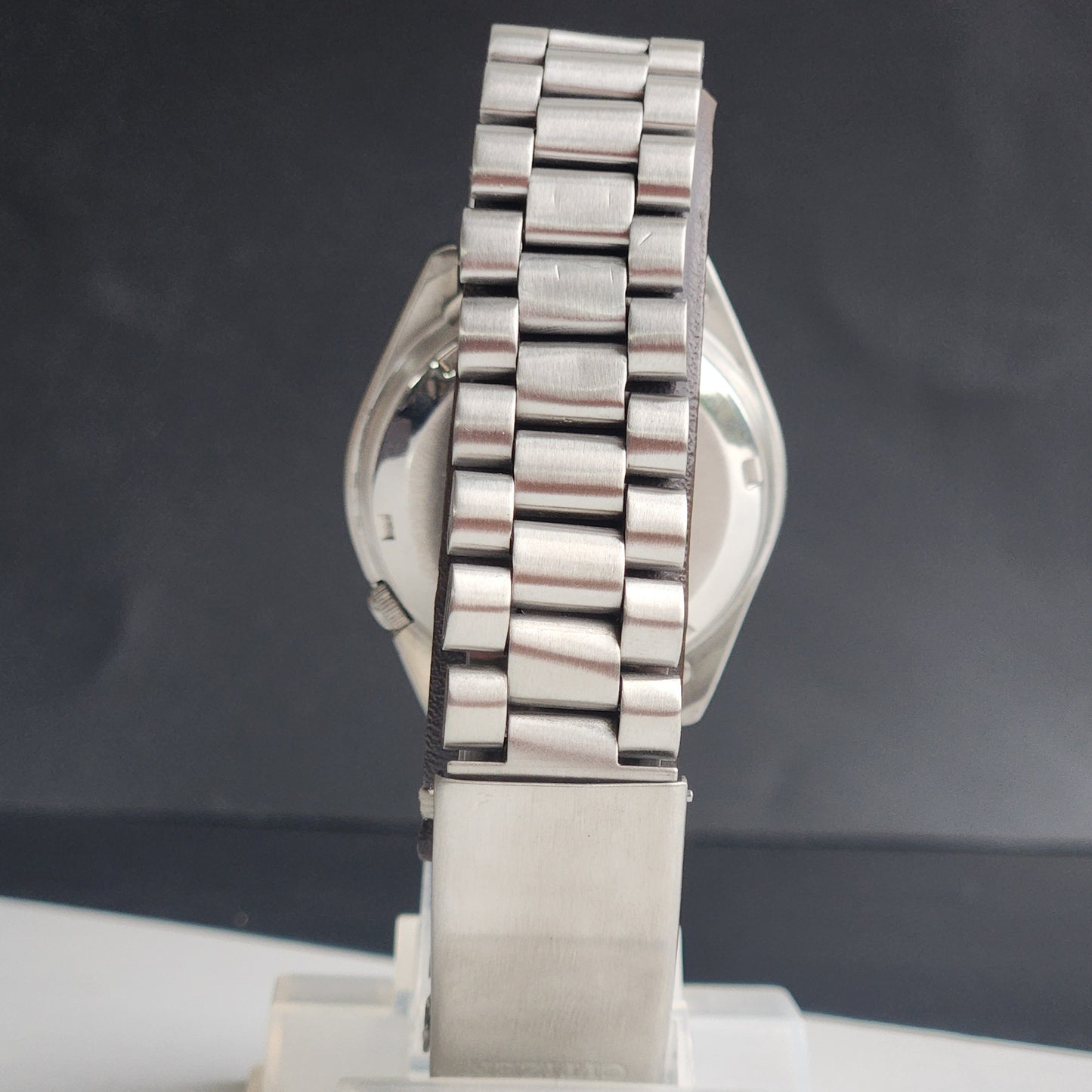 Vintage 1975 Original Citizen Automatic 8200 Grey Face 21 Jewels Day-Date Japanese Men's Wrist Watch EG181