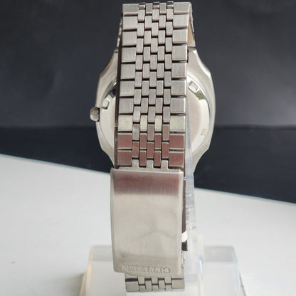 Vintage 1975 Original Citizen Automatic 8200 Silver Face 21 Jewels Day-Date Japanese Men's Wrist Watch EG185