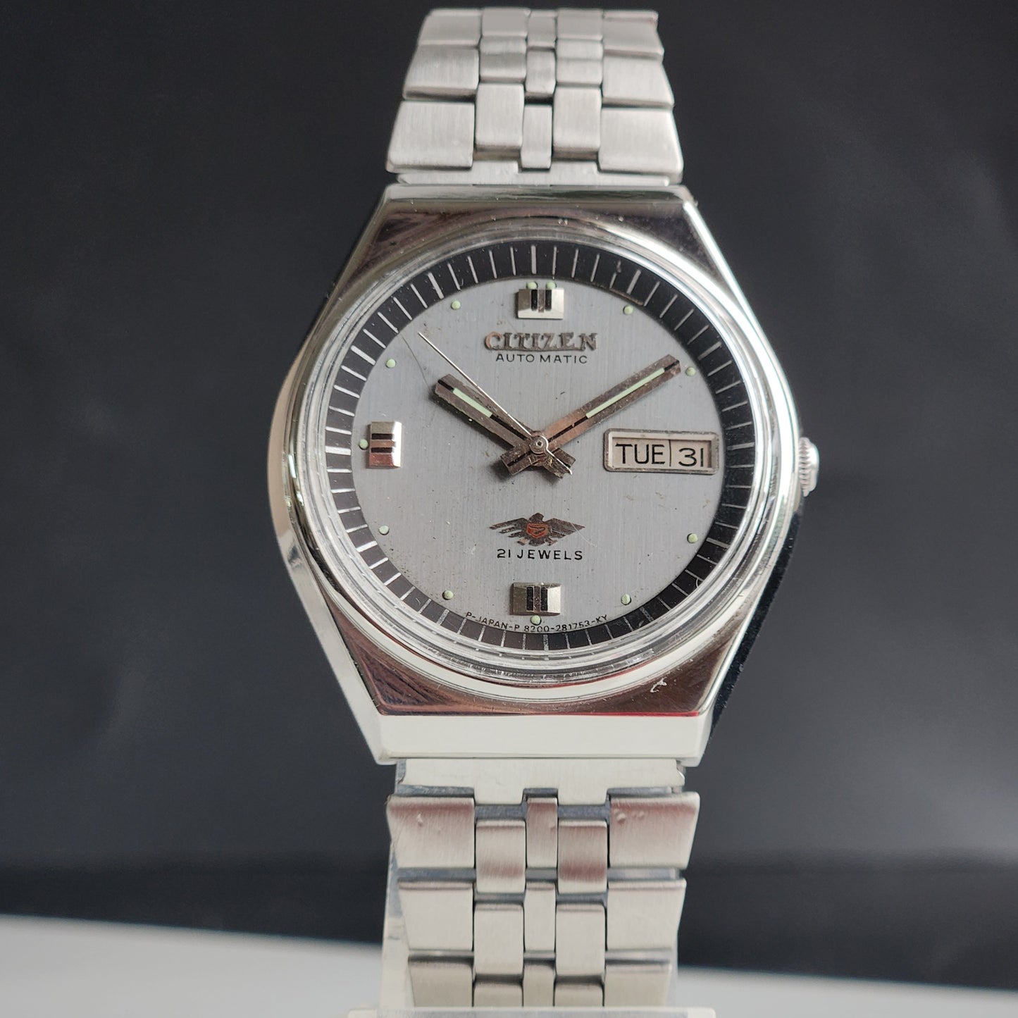 Vintage 1979 Original Citizen Automatic 8200 Grey Face 21 Jewels Day-Date Japanese Men's Wrist Watch EG187