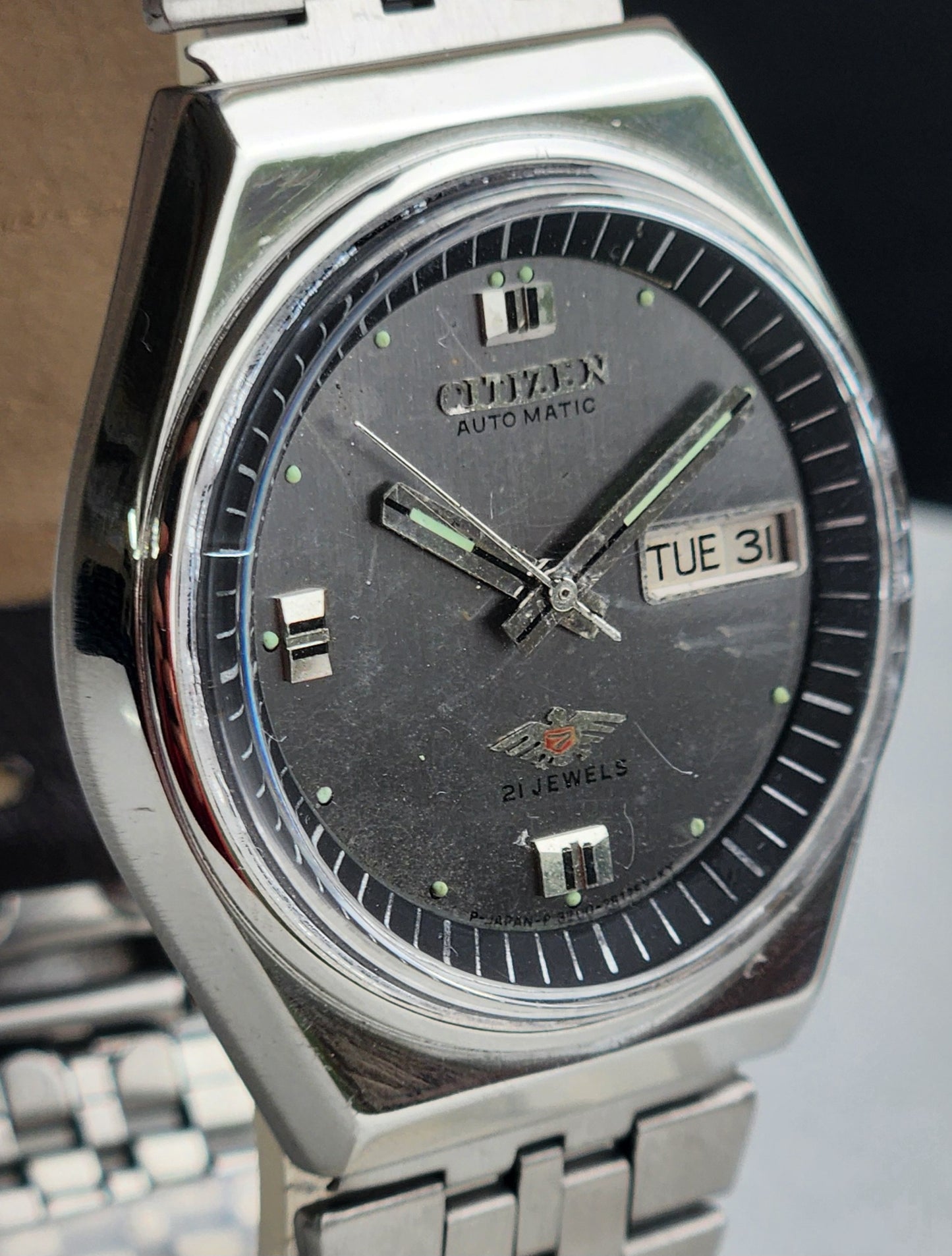 Vintage 1979 Original Citizen Automatic 8200 Grey Face 21 Jewels Day-Date Japanese Men's Wrist Watch EG187