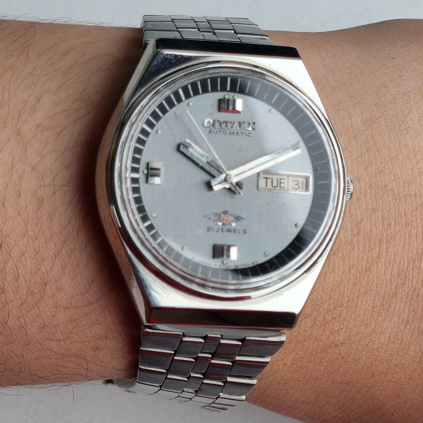 Vintage 1979 Original Citizen Automatic 8200 Grey Face 21 Jewels Day-Date Japanese Men's Wrist Watch EG187