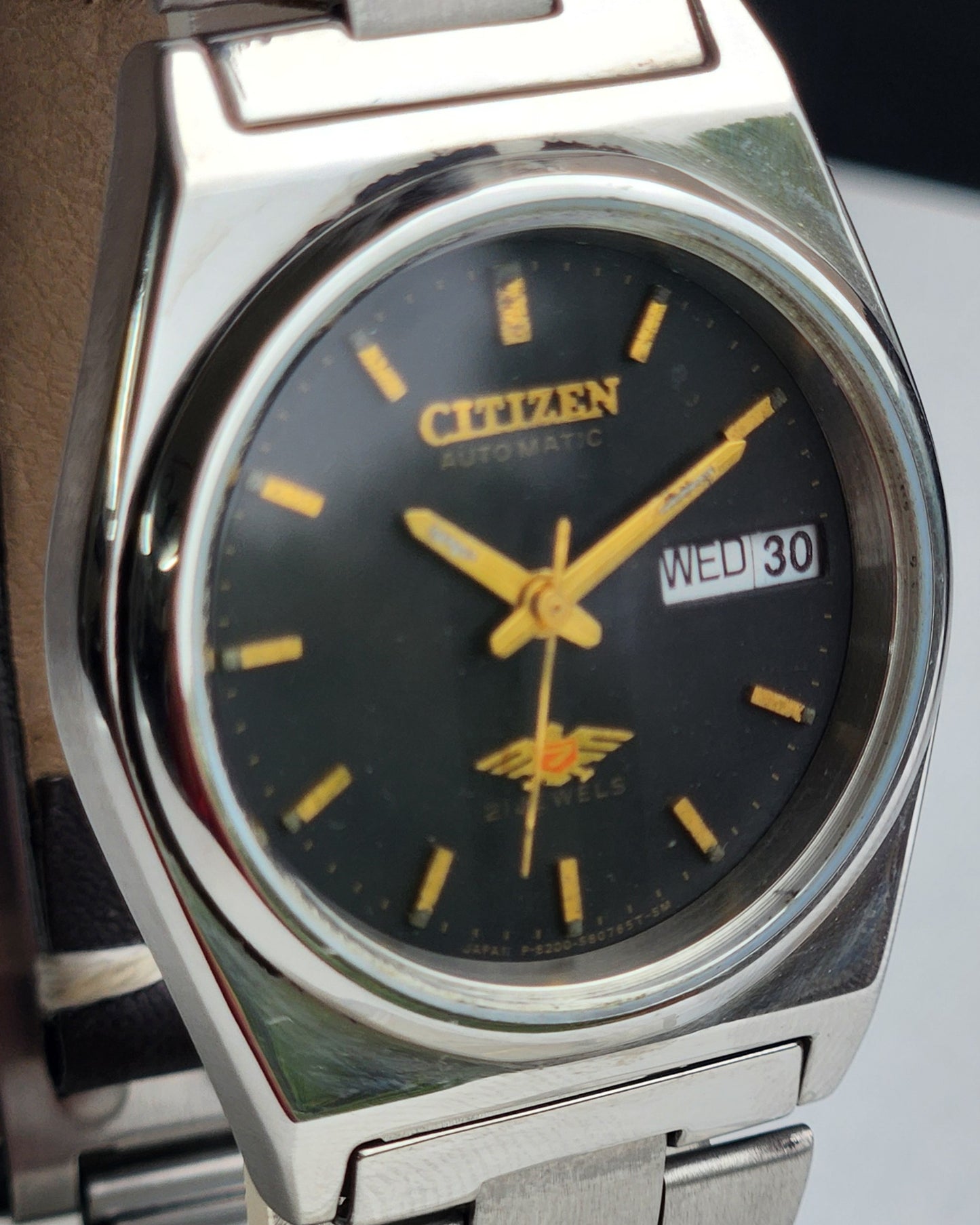 Vintage 1982 Original Citizen Automatic 8200 Black Face 21 Jewels Day-Date Japanese Men's Wrist Watch EG192