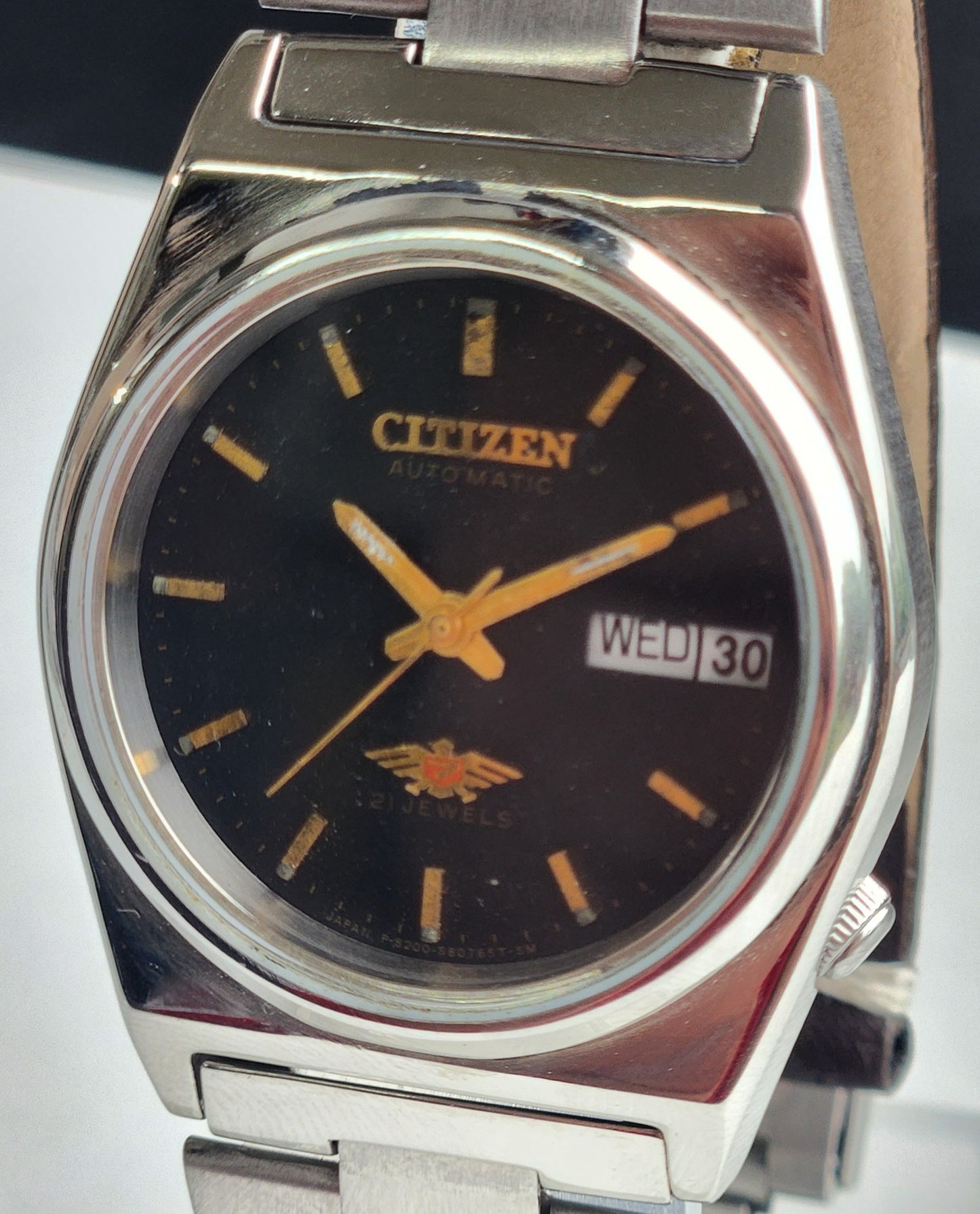 Vintage 1982 Original Citizen Automatic 8200 Black Face 21 Jewels Day-Date Japanese Men's Wrist Watch EG192