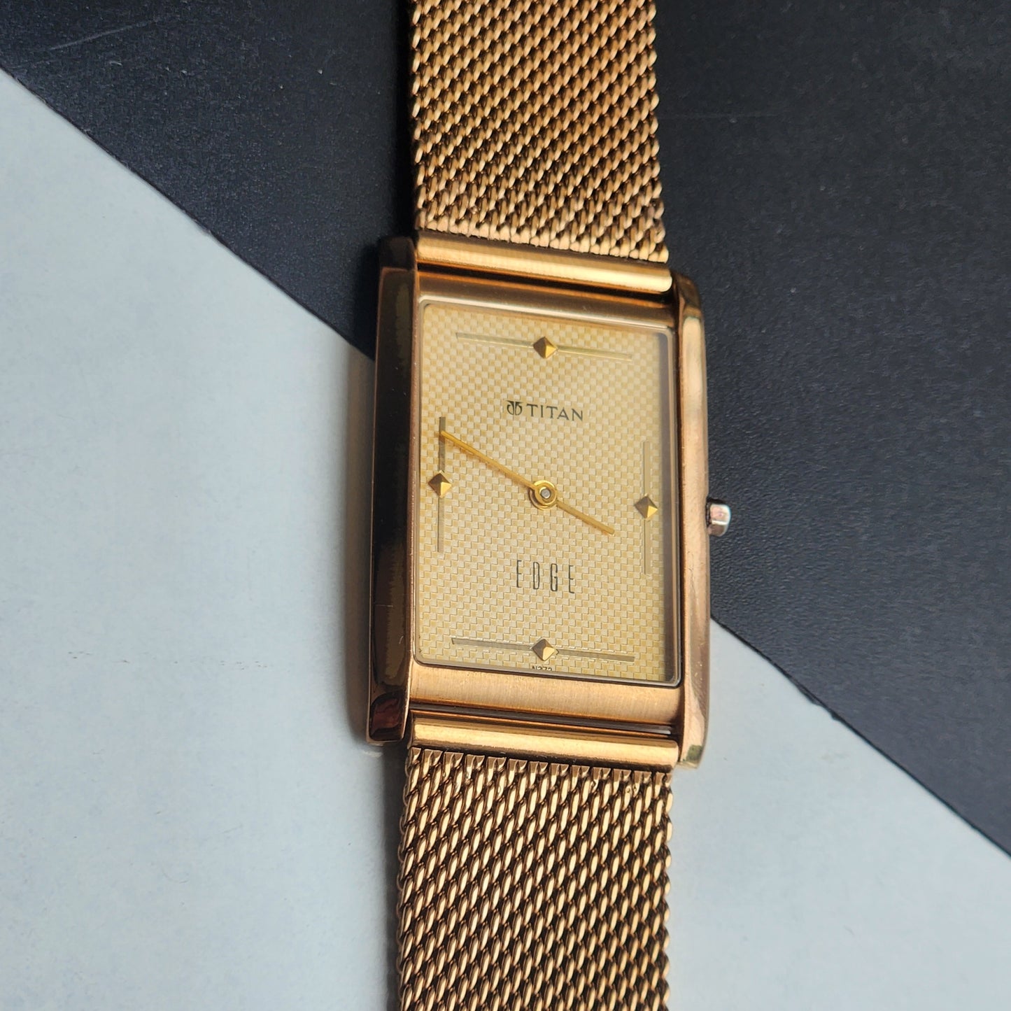 Original TITAN EDGE 679YAC Rectangular Golden Face 25MM Case Men's Watch H68
