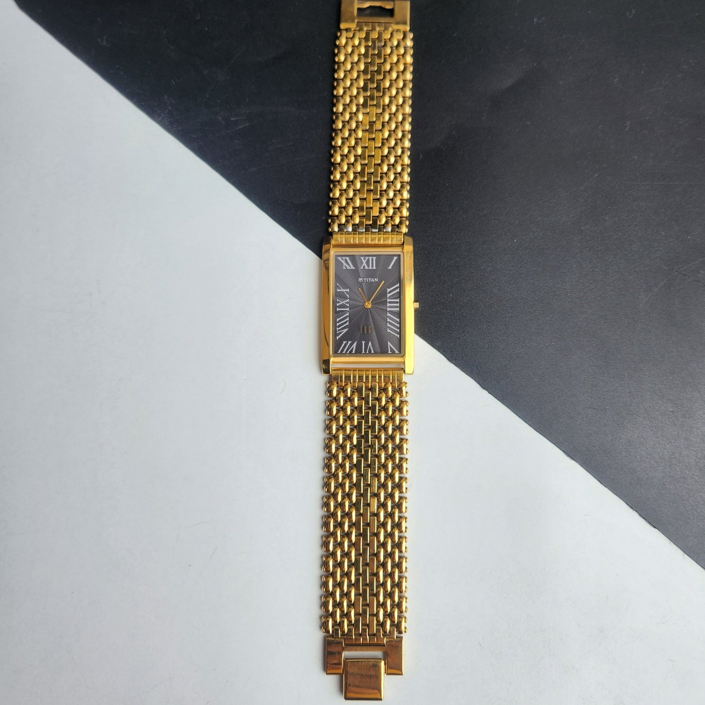 Original TITAN EDGE 1514YAA Rectangular Black Face 28MM Case Men's Watch H68