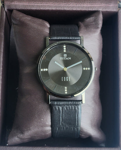 Original TITAN EDGE 1595WAA31 Round Black Face 38MM Case Men's Watch H71