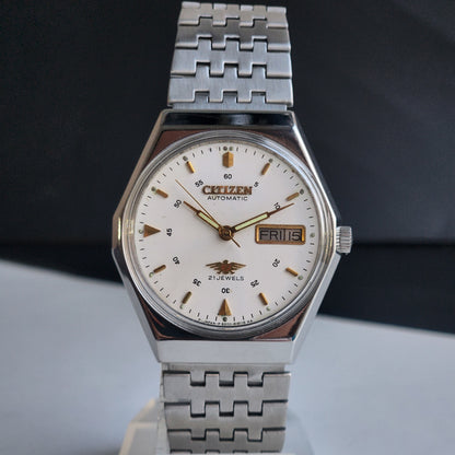 Vintage 1983 Original Citizen Automatic 8200 White Face 21 Jewels Day-Date Japanese Men's Wrist Watch EA05