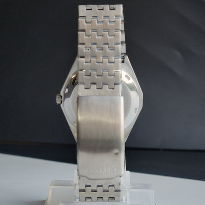 Vintage 1983 Original Citizen Automatic 8200 White Face 21 Jewels Day-Date Japanese Men's Wrist Watch EA05