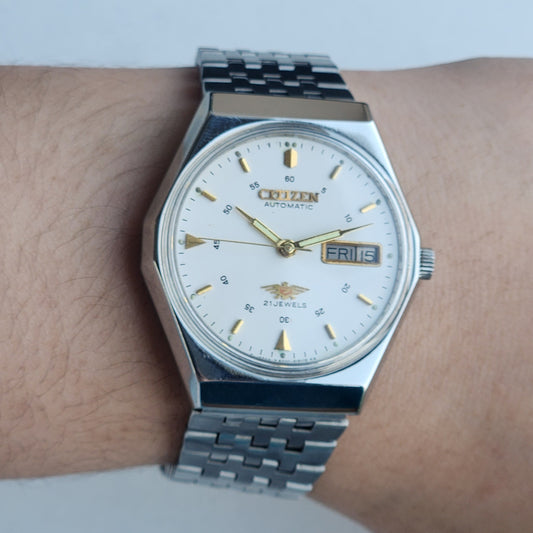 Vintage 1983 Original Citizen Automatic 8200 White Face 21 Jewels Day-Date Japanese Men's Wrist Watch EA05