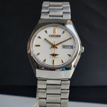 Vintage 1974 Original Citizen Automatic 8200 White Face 21 Jewels Day-Date Japanese Men's Wrist Watch EA06