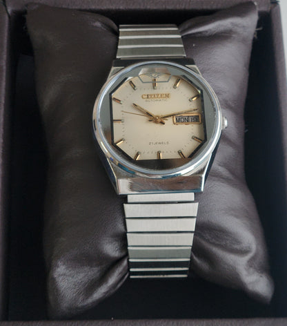 Vintage 1979 Original Citizen Automatic 8200 Cream Face 21 Jewels Day-Date Japanese Men's Wrist Watch EA11