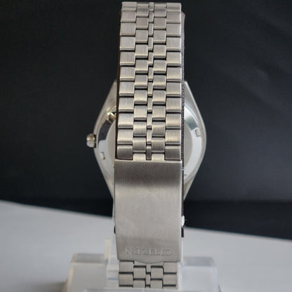 Vintage 1983 Original Citizen Automatic 8200 Black Face 21 Jewels Day-Date Japanese Men's Wrist Watch EA17