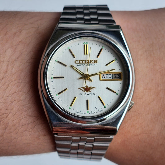 Vintage 1975 Original Citizen Automatic 8200 White Face 21 Jewels Day-Date Japanese Men's Wrist Watch EA22