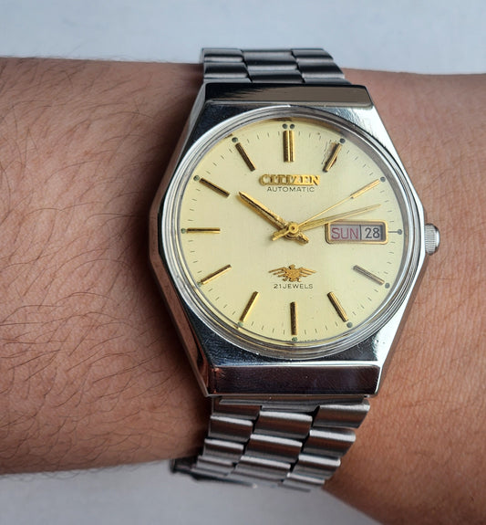 Vintage 1977 Original Citizen Automatic 8200 Golden Face 21 Jewels Day-Date Japanese Men's Wrist Watch EA25