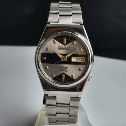 Vintage 1983 Original Citizen Automatic 8200 Grey Face 21 Jewels Day-Date Japanese Men's Wrist Watch EA29