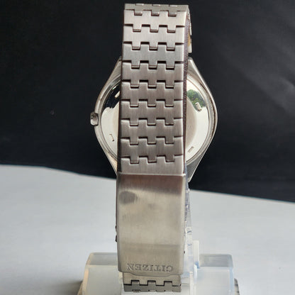 Vintage 1982 Original Citizen Automatic 8200 White Face 21 Jewels Day-Date Japanese Men's Wrist Watch EA33