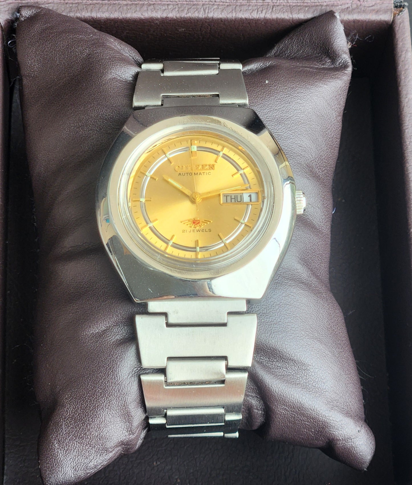 Vintage 1977 Original Citizen Automatic 8200 Golden Face 21 Jewels Day-Date Japanese Men's Wrist Watch EA38
