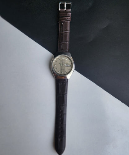 Vintage 1992 Original Seiko 5 Automatic 6309-720B Grey Face 17 Jewels Brown Leather Strap Day-Date Japanese Men's Wrist Watch EG198
