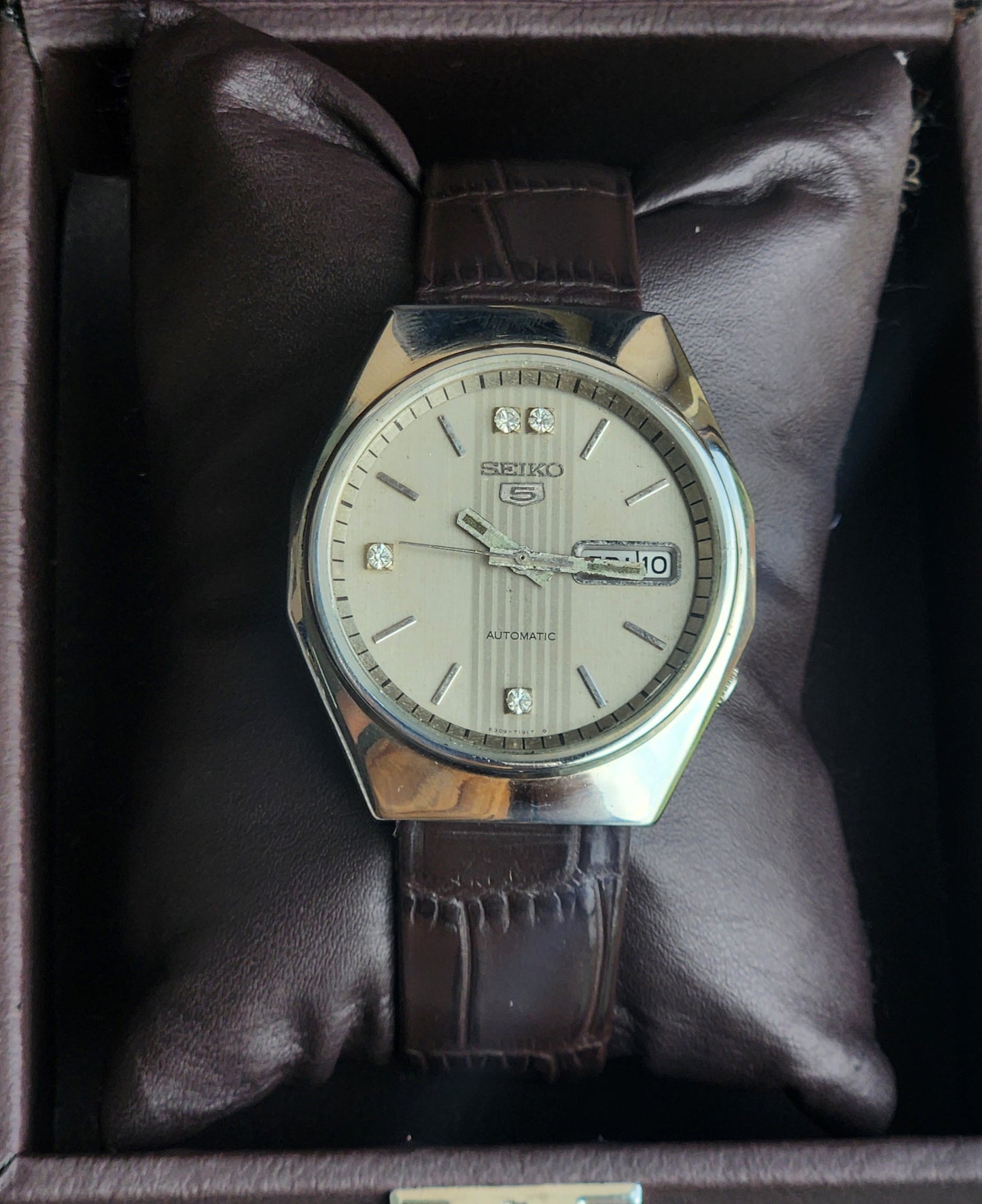 Vintage 1992 Original Seiko 5 Automatic 6309-720B Grey Face 17 Jewels Brown Leather Strap Day-Date Japanese Men's Wrist Watch EG198