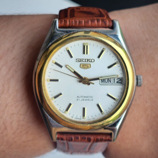 Vintage 1996 Original Seiko 5 Automatic 7S26-0070 White Face 21 Jewels Croco Tan Leather Strap Day-Date Japanese Men's Wrist Watch EG200
