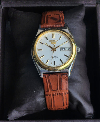Vintage 1996 Original Seiko 5 Automatic 7S26-0070 White Face 21 Jewels Croco Tan Leather Strap Day-Date Japanese Men's Wrist Watch EG200
