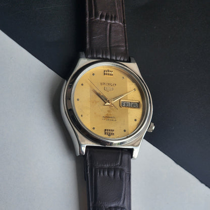 Vintage 1981 Original Seiko 5 Automatic 7009-3171 Golden Face 17 Jewels Brown Leather Strap Day-Date Japanese Men's Wrist Watch EG202